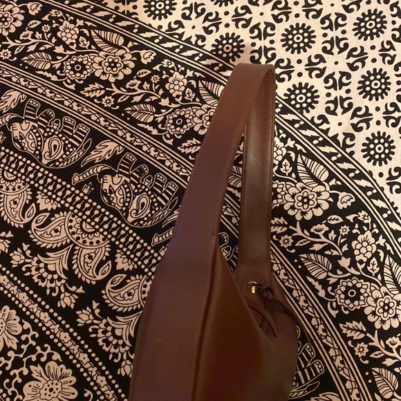 Dark brown luxury designer bag, Neous, now on sale due to student loan costs - Picture 4 of 4